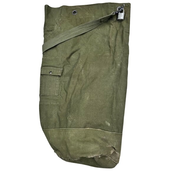 Vintage U.S. Military Green Canvas Duffle Bag With Lock & Shoulder Strap 32j - Picture 1 of 10